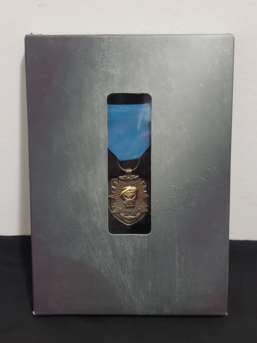 Call Of Duty Black Ops Collectors Medal Pin In Box